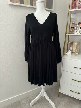 NWT torrid Black V-Neck Long Sleeve Smocked Bodice Dress